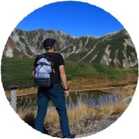なるべく費用をかけずに、旅費を稼ぎながら旅をしたい方